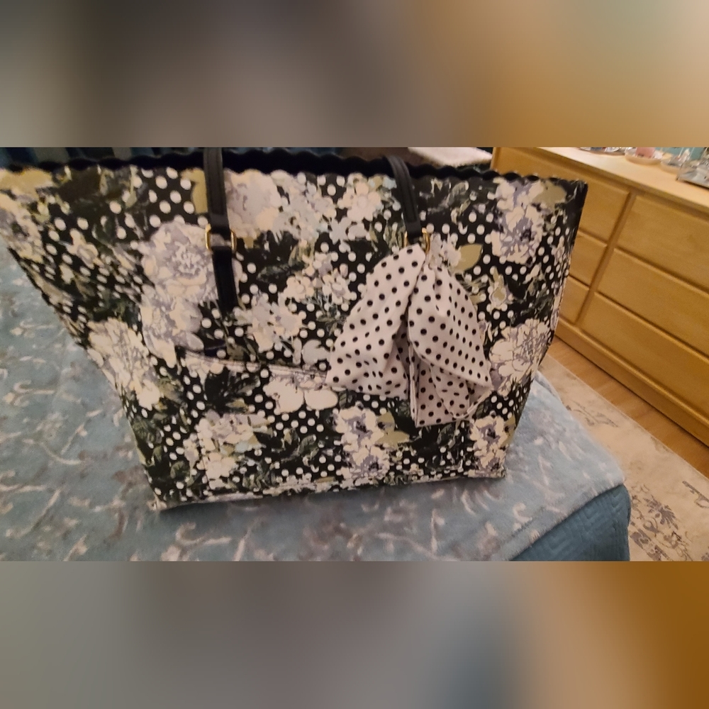 Betsey Johnson tote